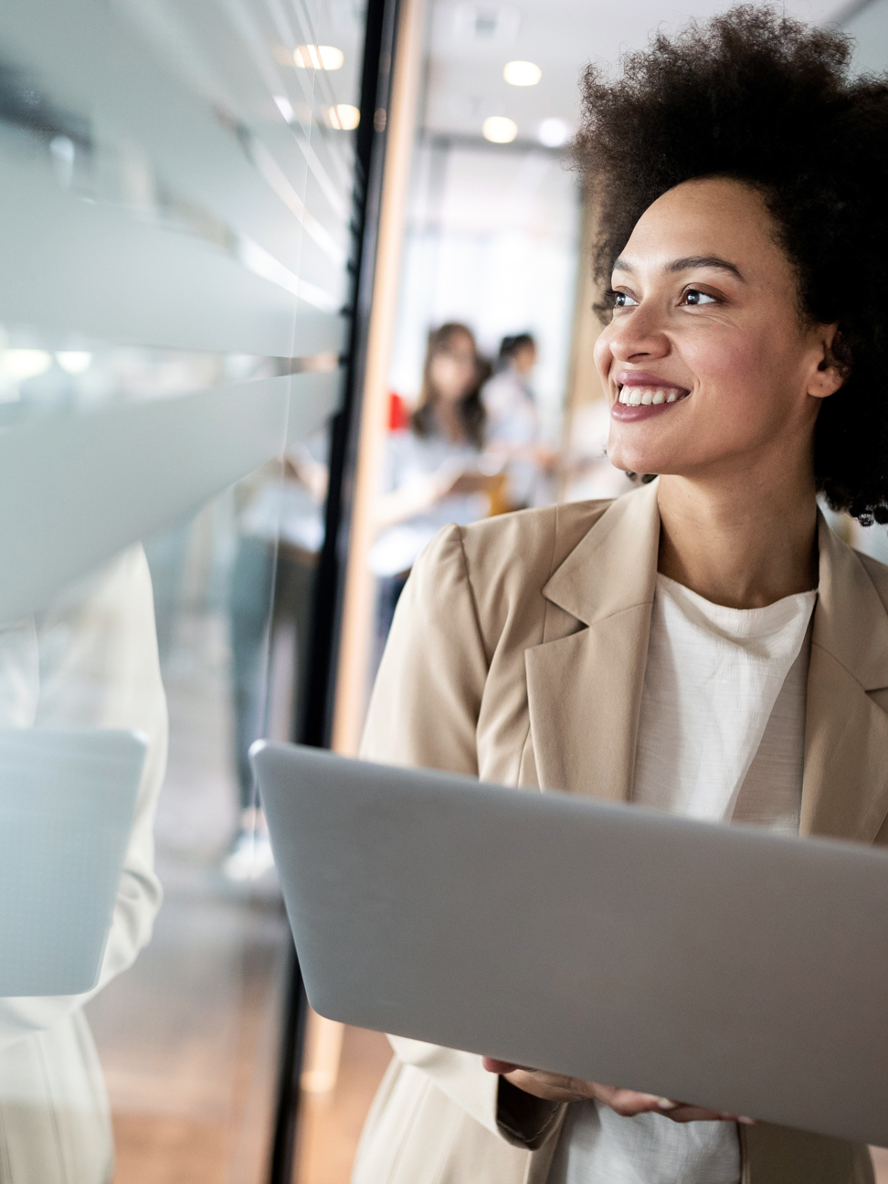 workplacetechnology_hero_972x1296