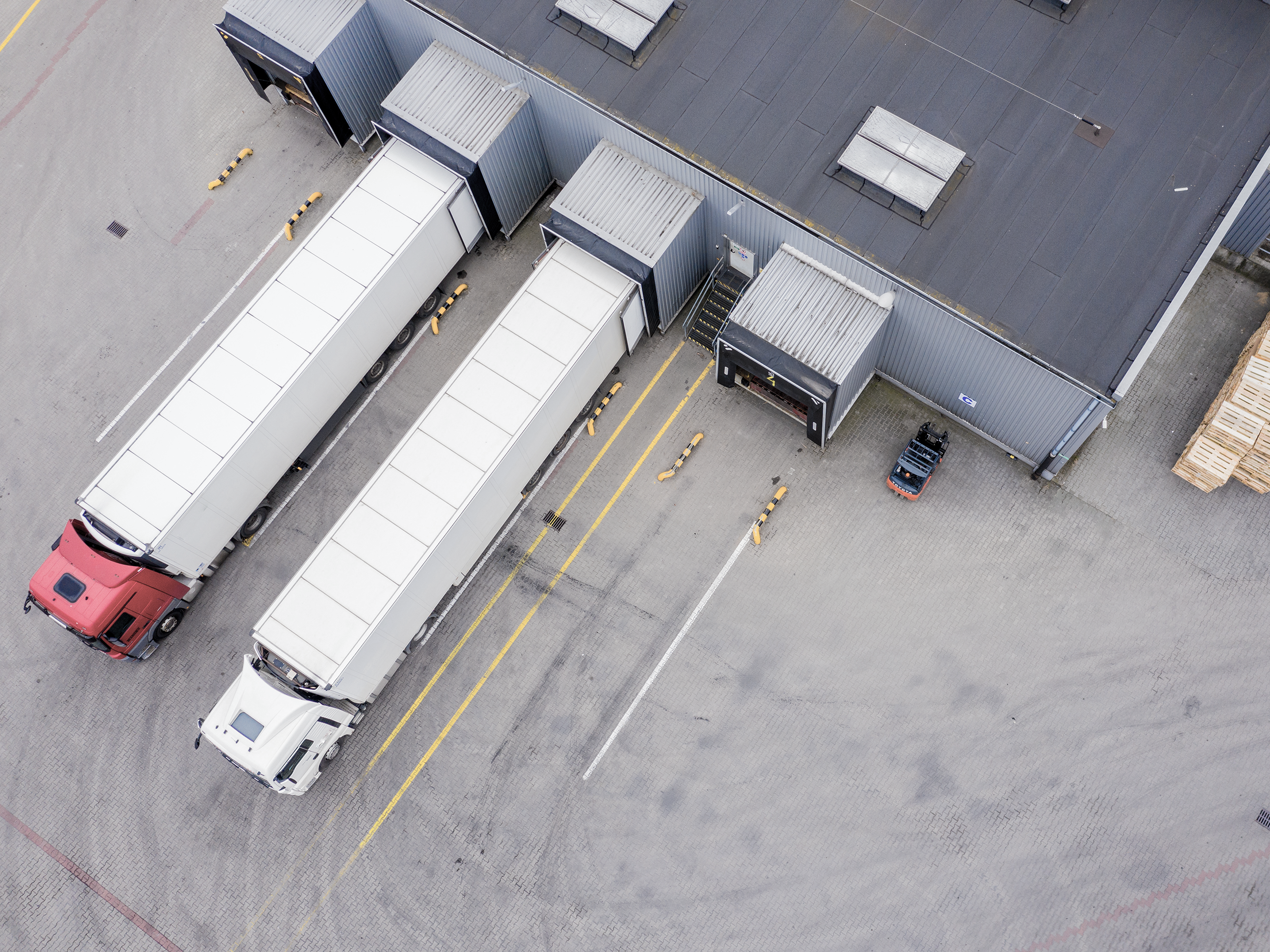 industrial-and-logistics-facilities-management-1296x972