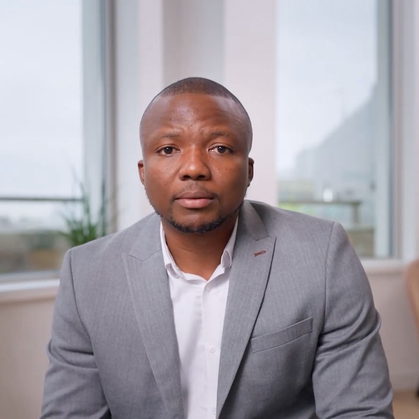 Olutayo headshot