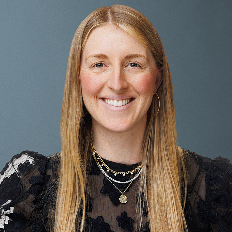 Photo of Laura Barr