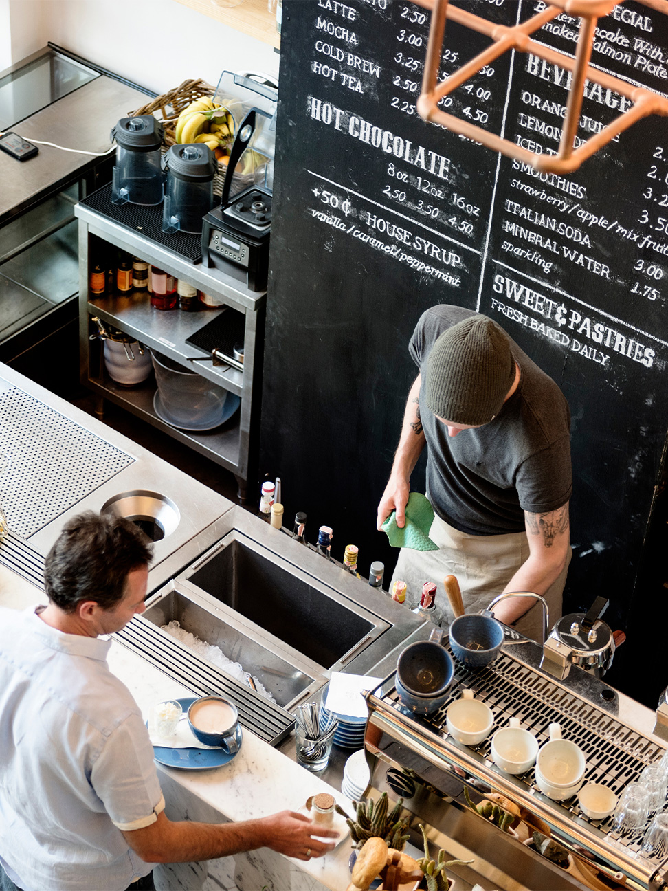 food-beverage-tomorrow-how-restaurants-are-navigating-hero
