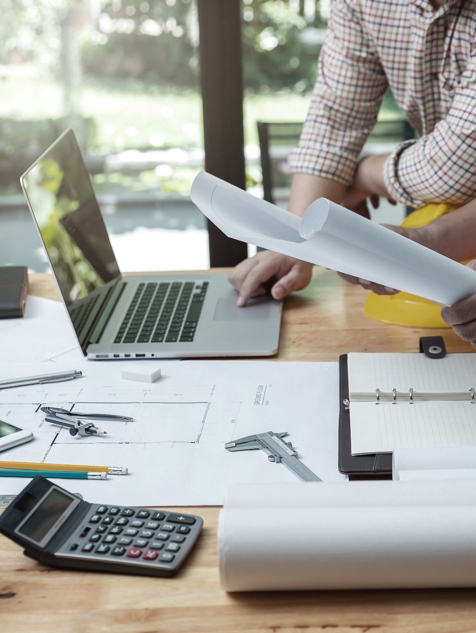 colleagues working at desk