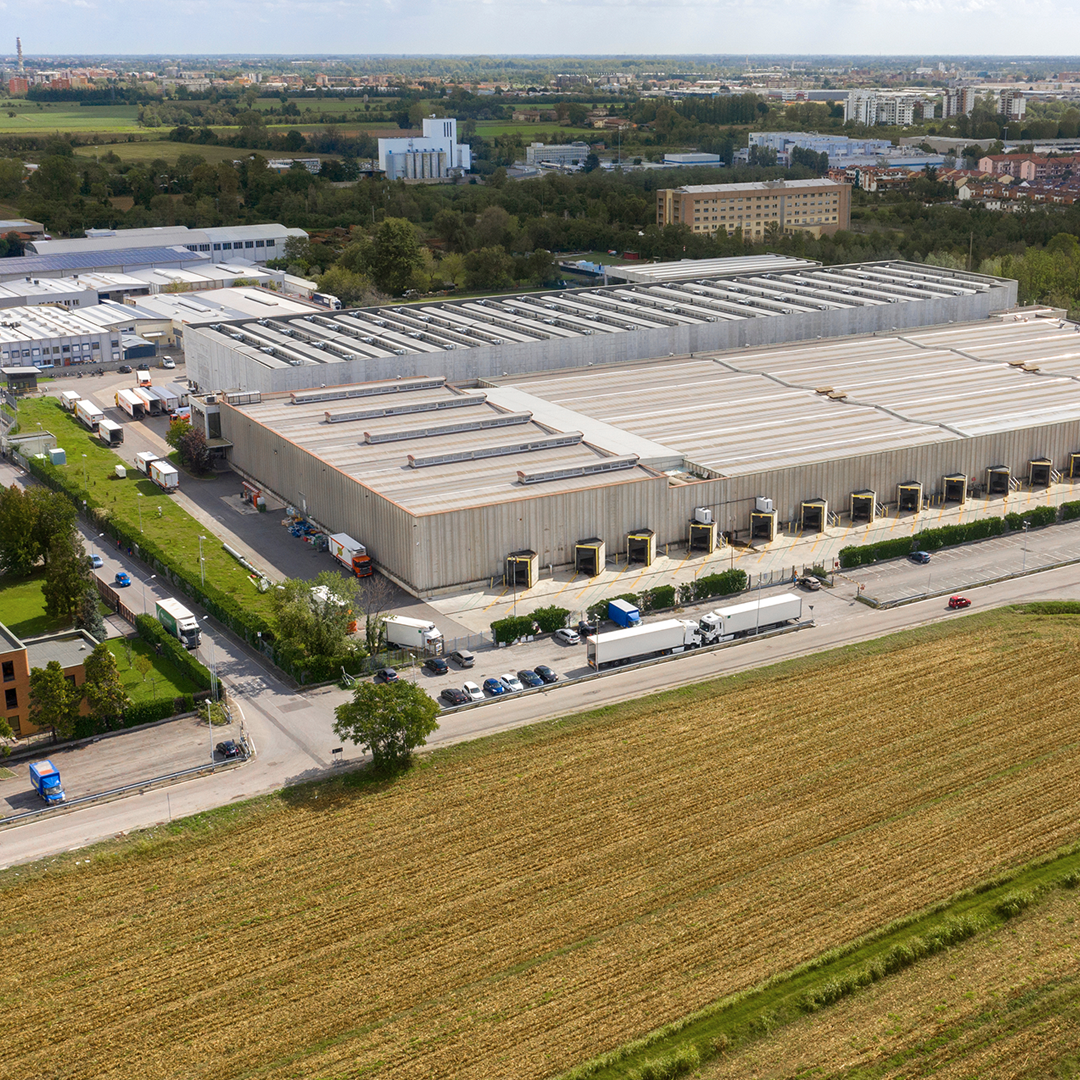 fewer-mega-industrial-leases-hero