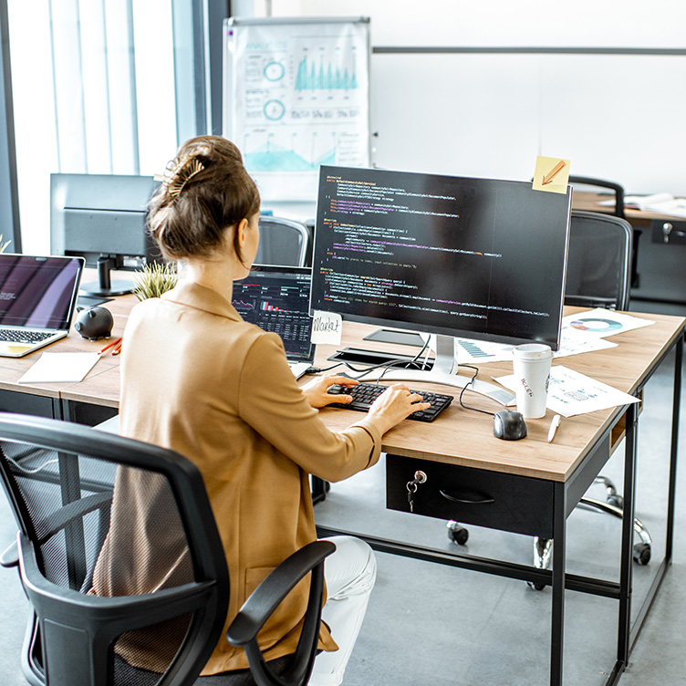 4-Non-Tech_AdobeStock_301700700 - 752x752