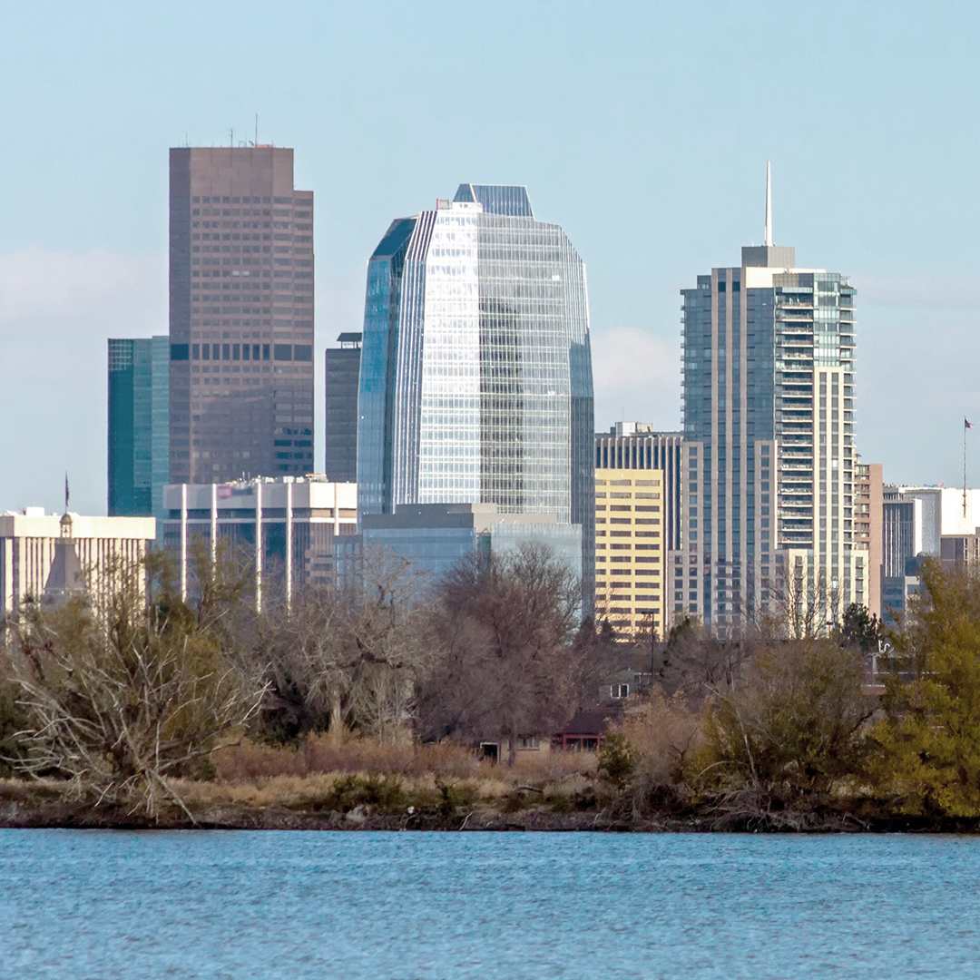 north-america-data-center-trends-h1-2024-DENVER-hero