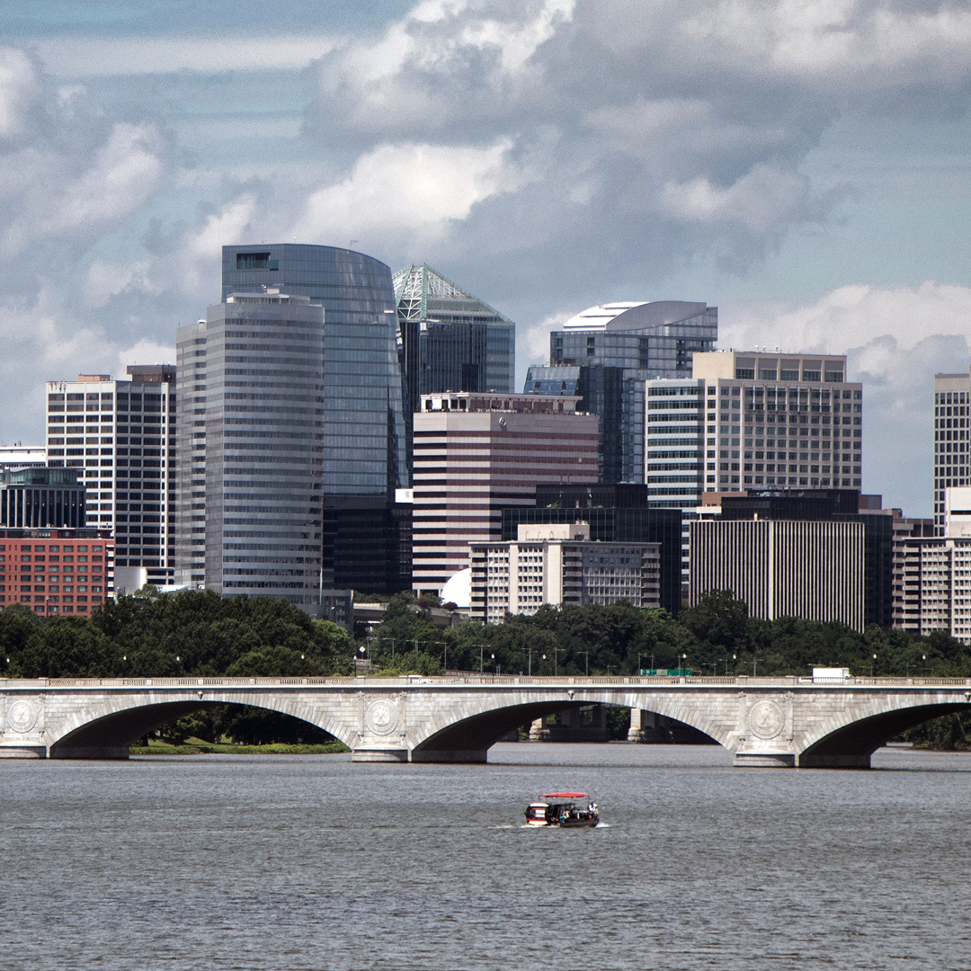 north-america-data-center-trends-h1-2024-NORTHERN-VIRGINIA-hero