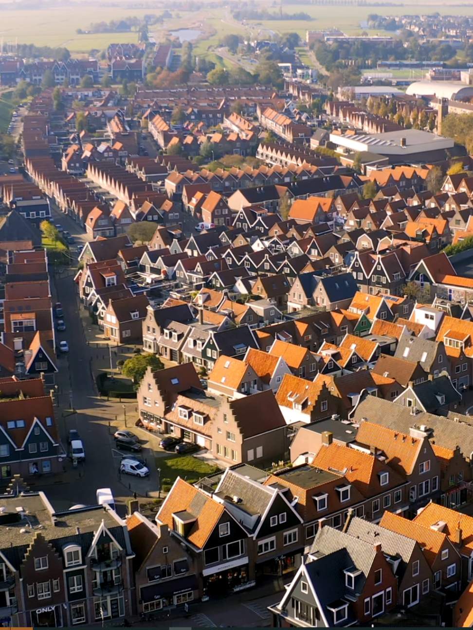 Bird view image of the centre of Volendam
