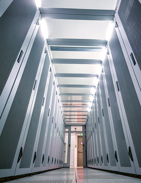 global-data-center-investor-sentiment-survey-2022-report-hero