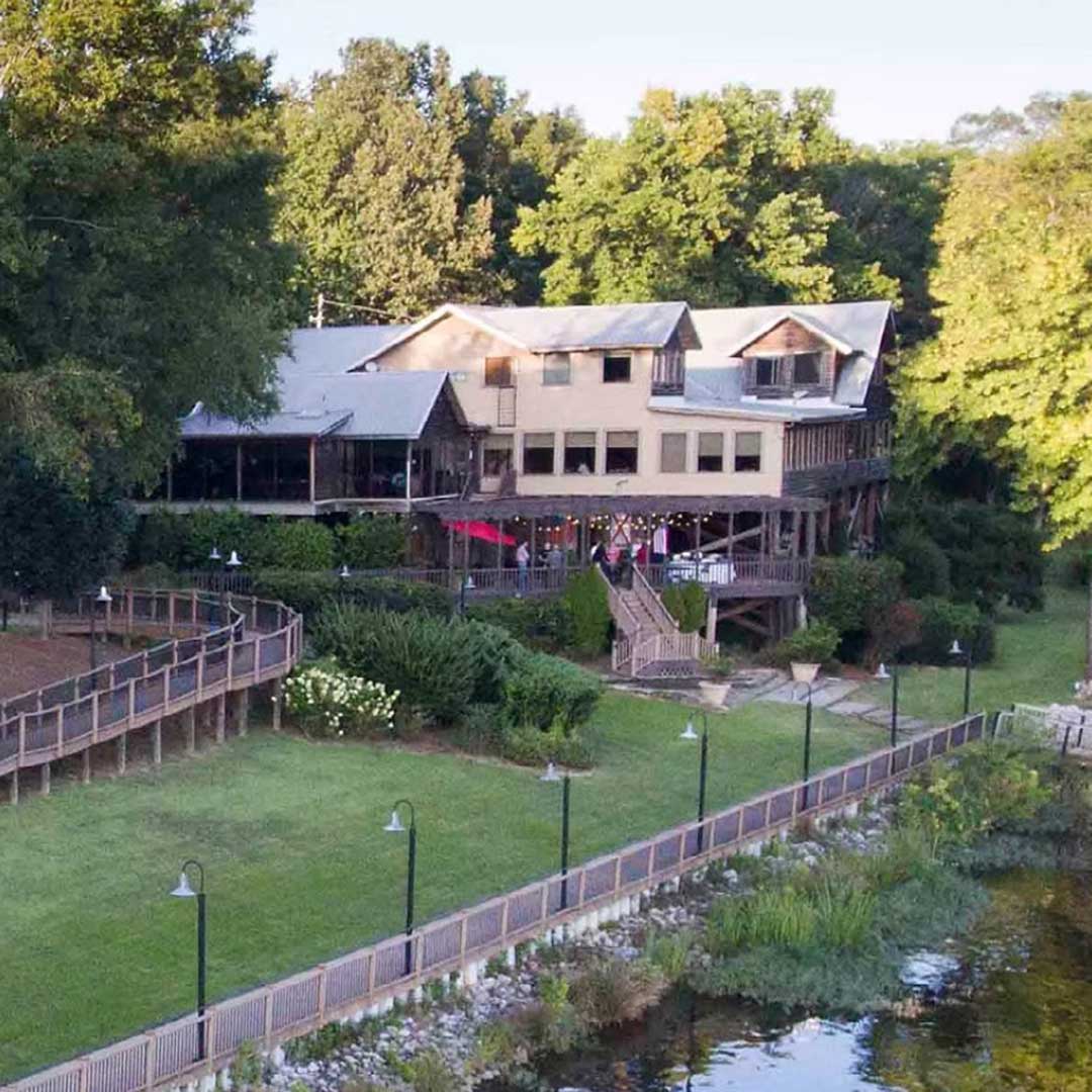 Cypress Inn exterior image