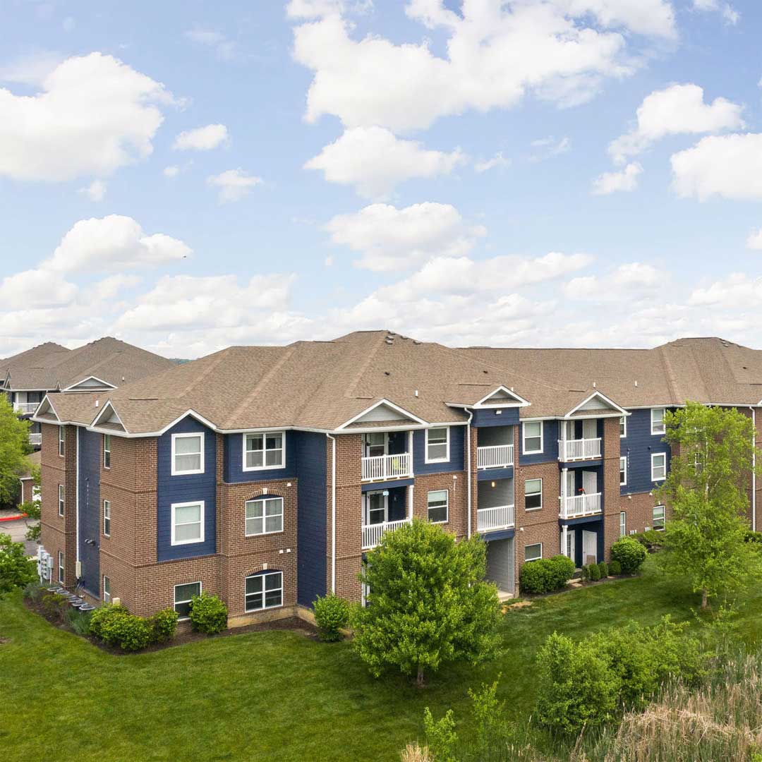 Autumn Breeze, a 280-unit multifamily property on a sunny day